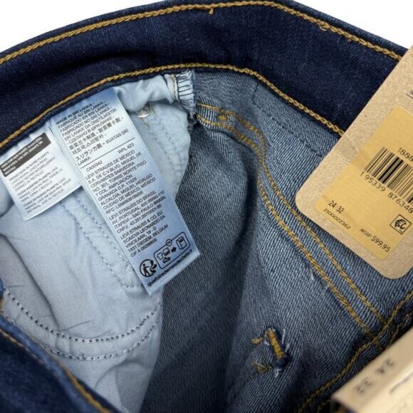 Levi's 724 High Rise Slim Straight Jean Women's Size 24 x 32 - Picture 7 of 10